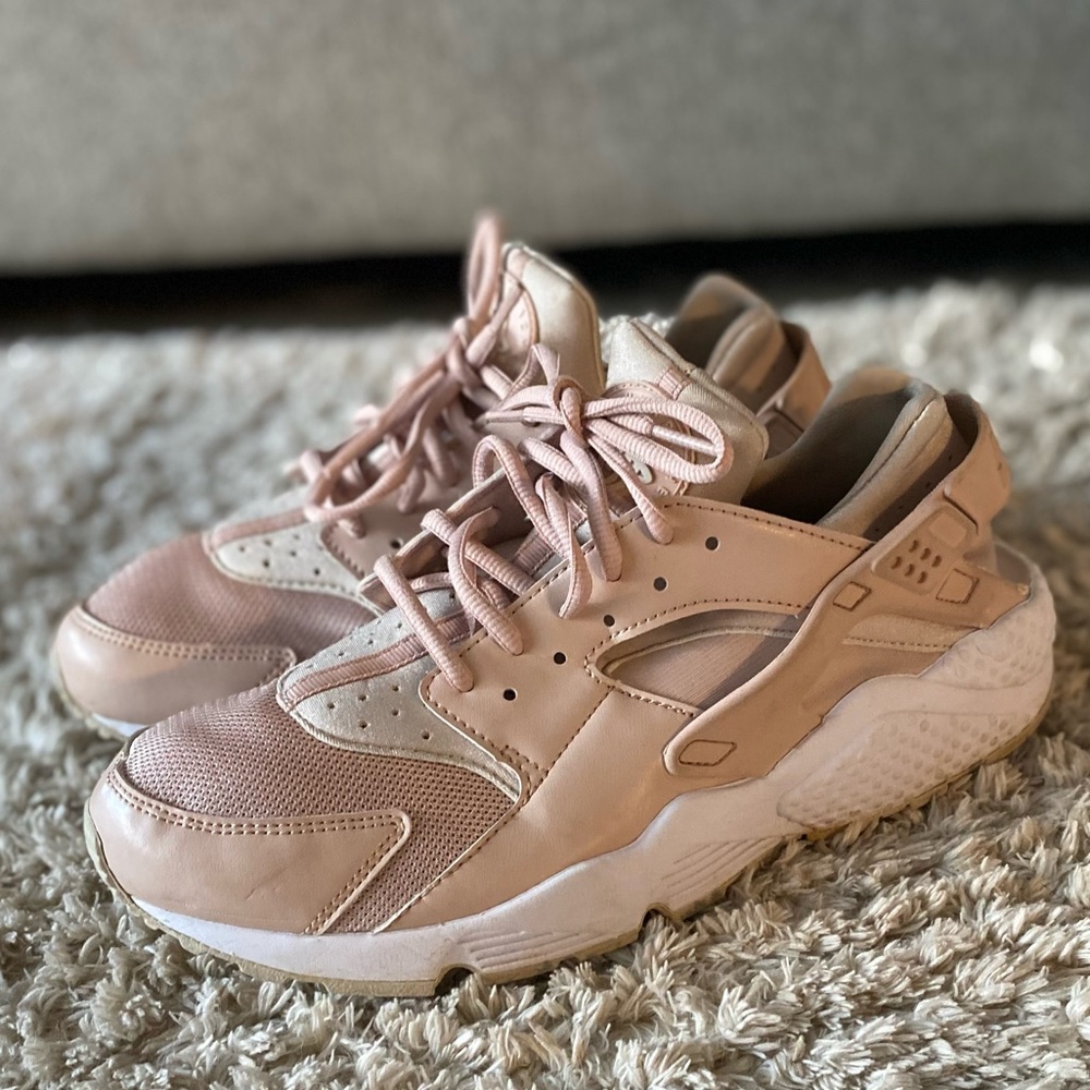 Blush Nike Huarache